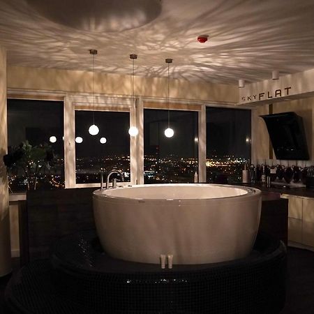 Sky Flat Jacuzzi 27 Floor Appartement Klaipėda Buitenkant foto