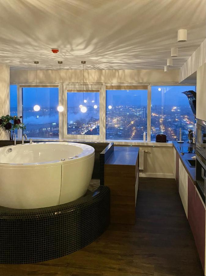 Sky Flat Jacuzzi 27 Floor Appartement Klaipėda Buitenkant foto