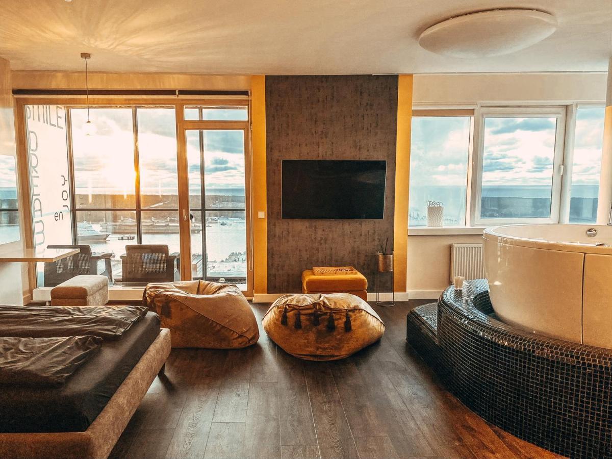 Sky Flat Jacuzzi 27 Floor Appartement Klaipėda Buitenkant foto